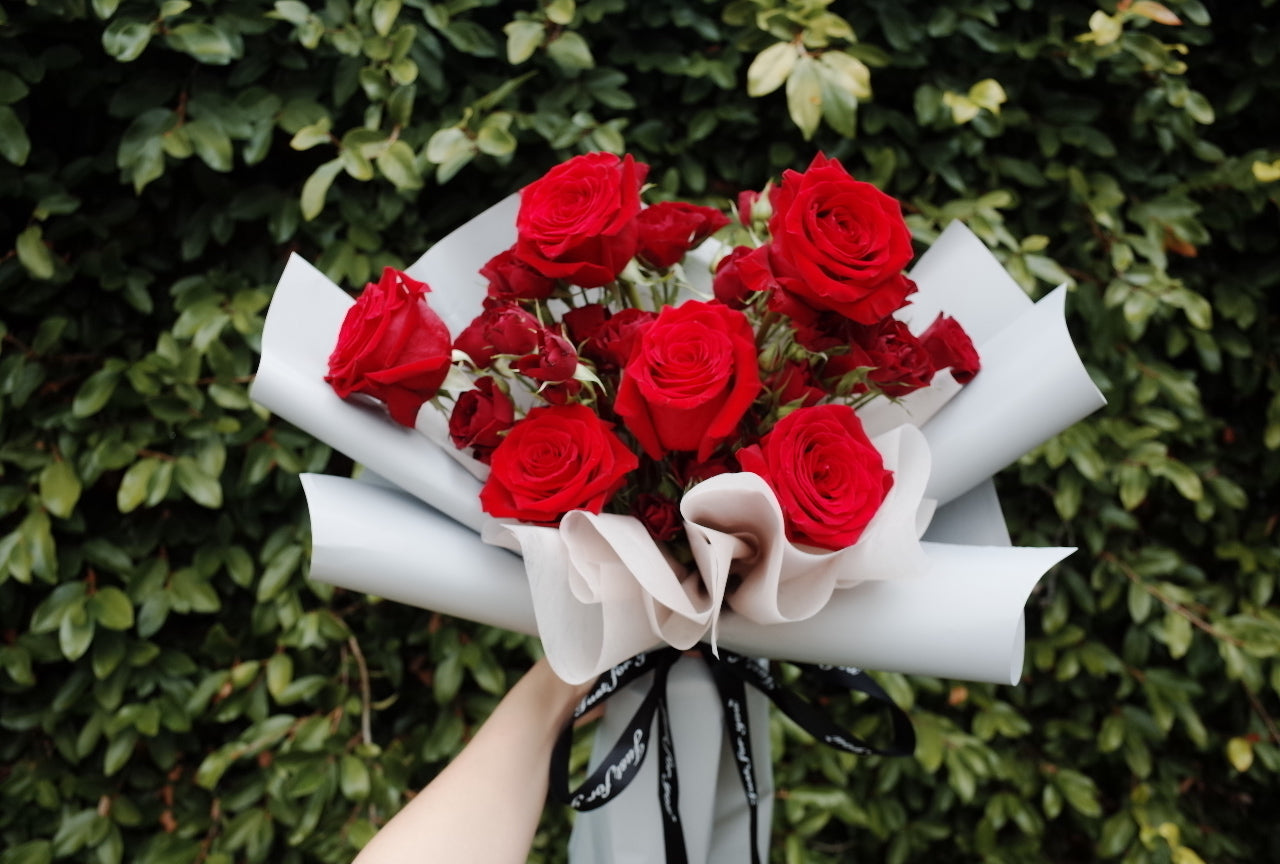 Only Love - Fresh Rose Bouquet